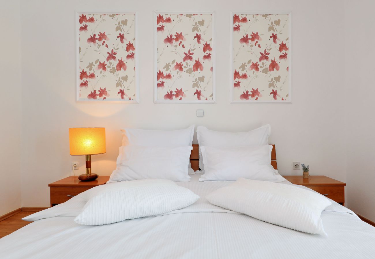 Ferienwohnung in Maslenica - Apartment LAURA 1