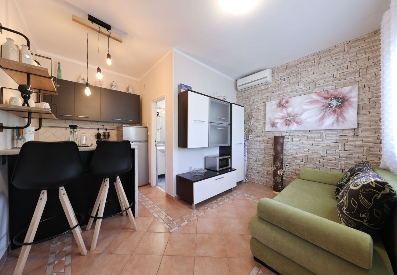 Ferienwohnung in Maslenica - Apartment LAURA 1