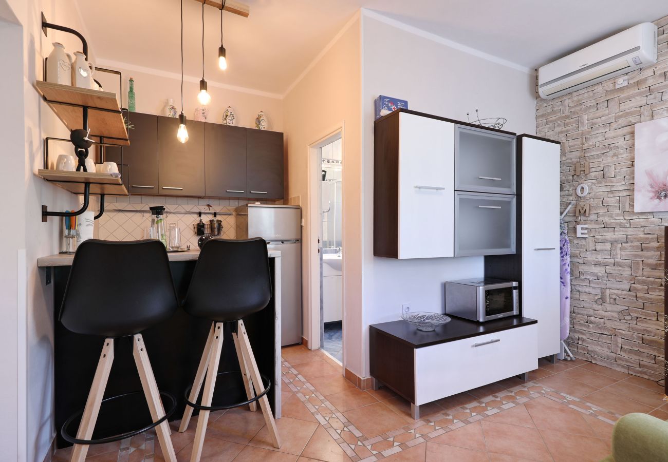 Ferienwohnung in Maslenica - Apartment LAURA 1