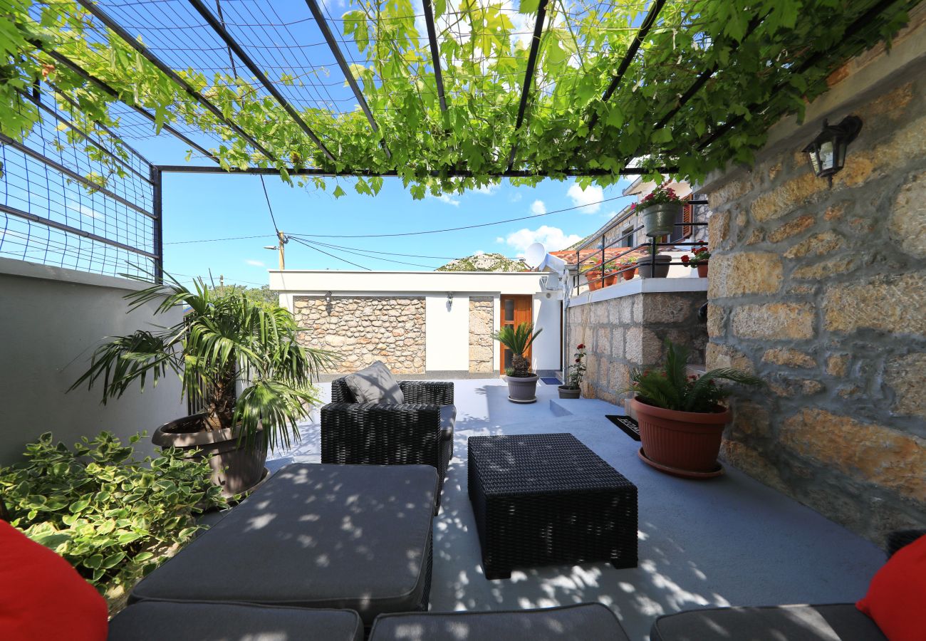 Ferienhaus in Starigrad - Ferienhaus Milovac nahe Paklenica
