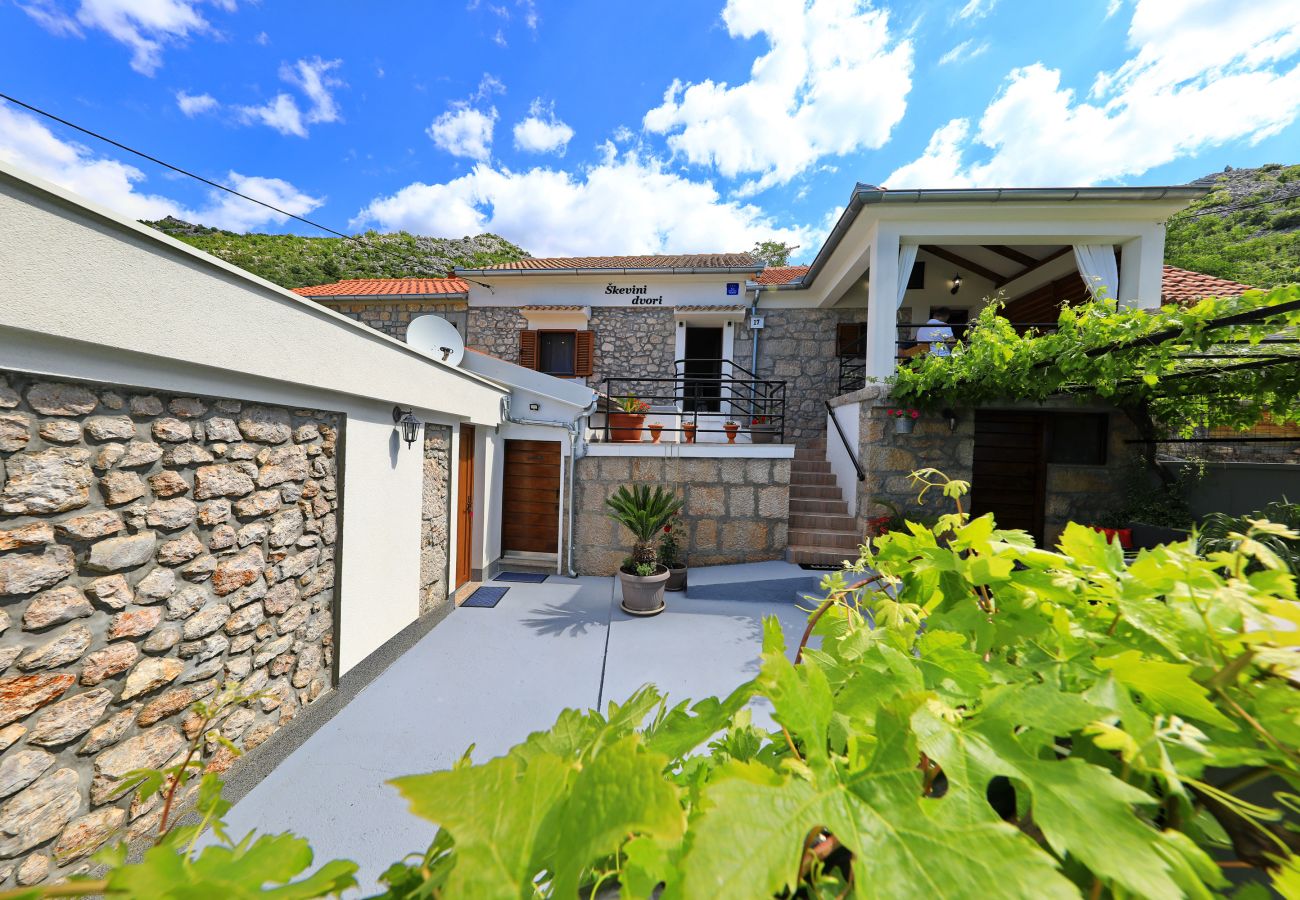 Ferienhaus in Starigrad - Ferienhaus Milovac nahe Paklenica