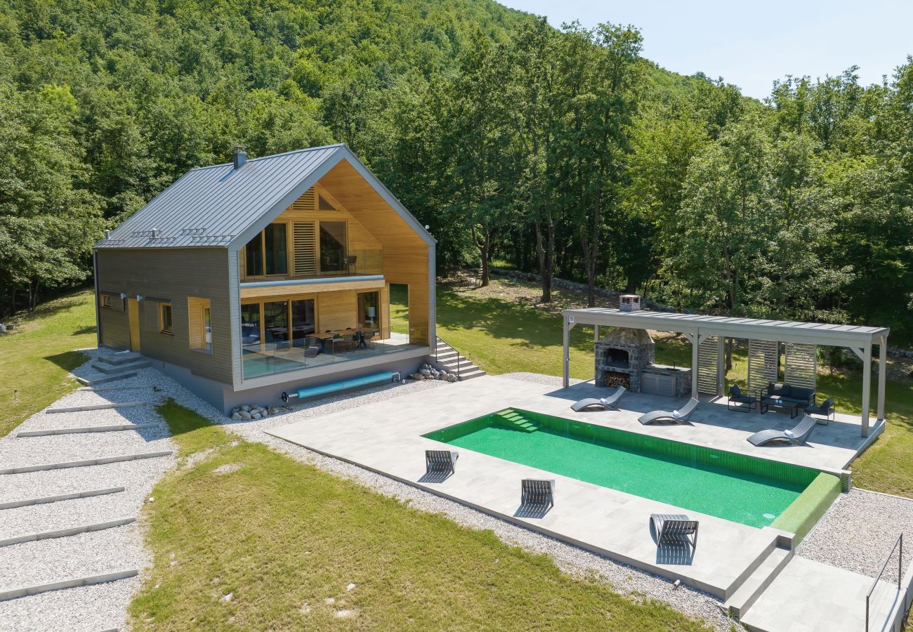 Villa in Lovinac - Villa Lovelos mit Infinity Pool in ruhiger Natur