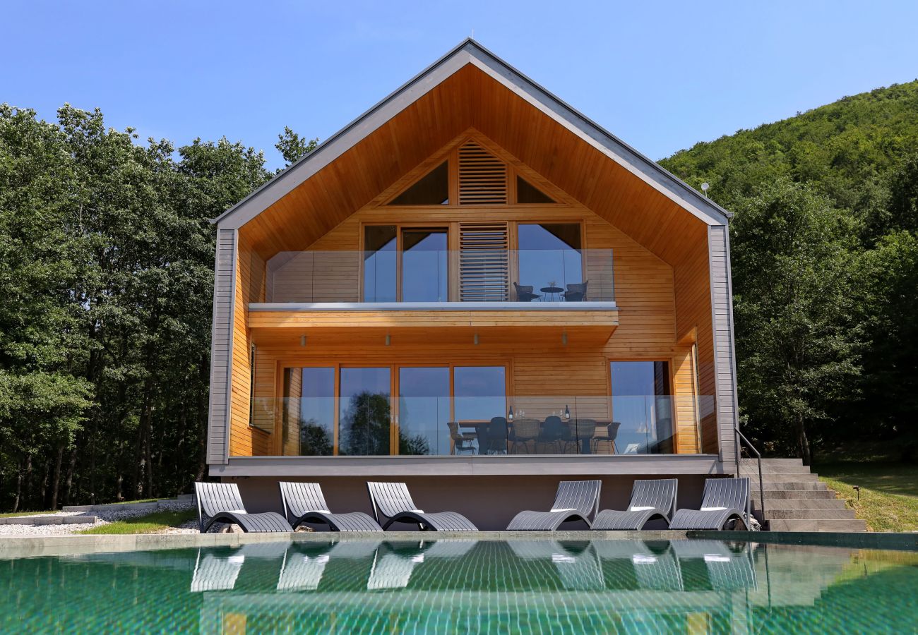 Villa in Lovinac - Villa Lovelos mit Infinity Pool in ruhiger Natur