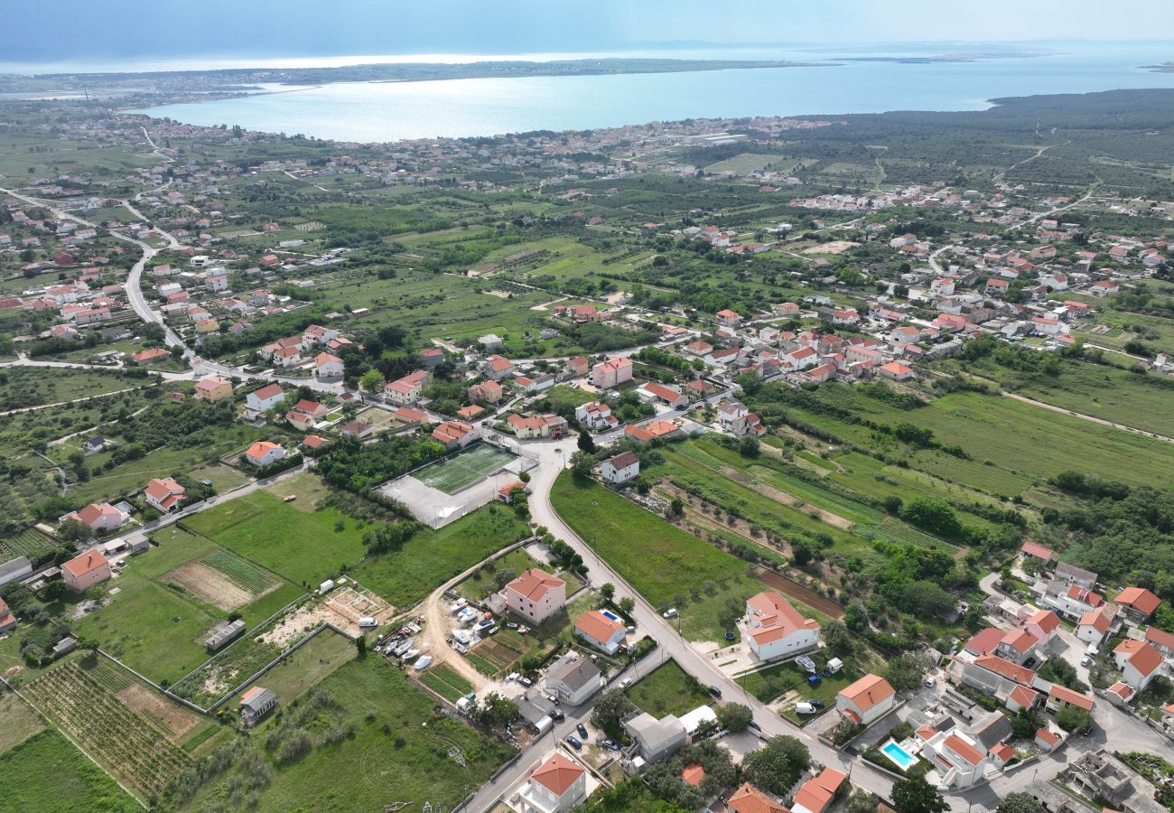 Ferienhaus in Vrsi - Eda, Ferienhaus mit Pool, Terrasse & Grill