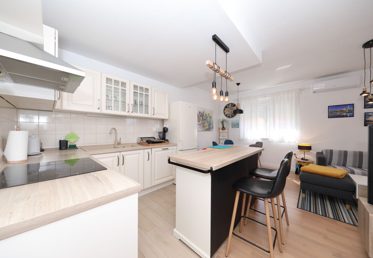 Ferienwohnung in Zadar - Bajana, Ferienwohnung für Paare, zentrale Lage