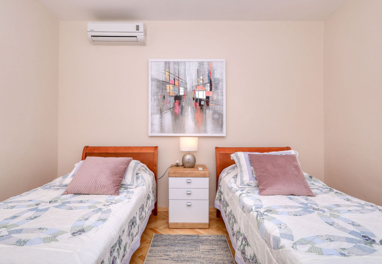 Ferienhaus in Ljubac - Ferienhaus ROSE