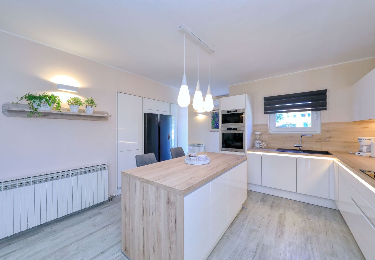 Ferienhaus in Ljubac - Ferienhaus ROSE