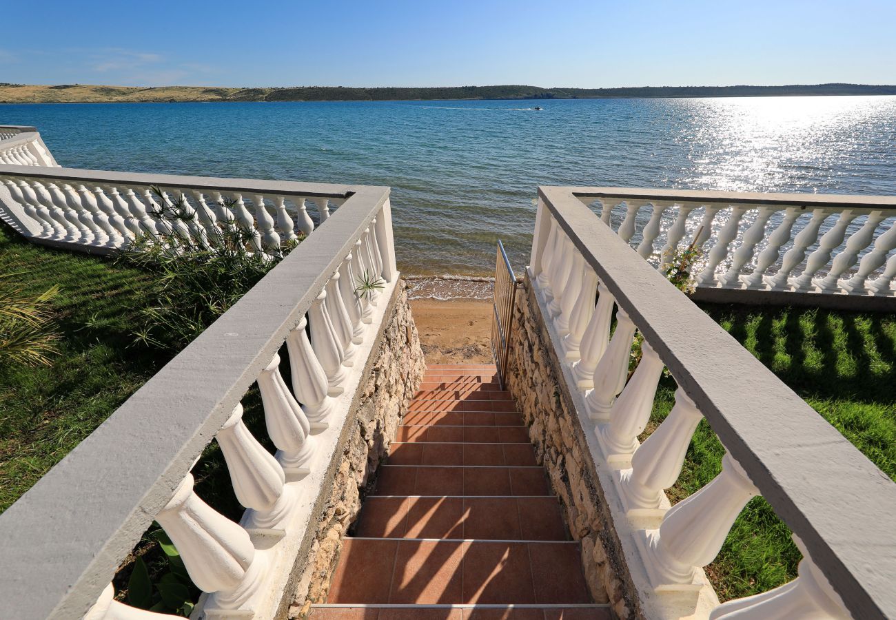 Ferienhaus in Ljubac - Ferienhaus ROSE