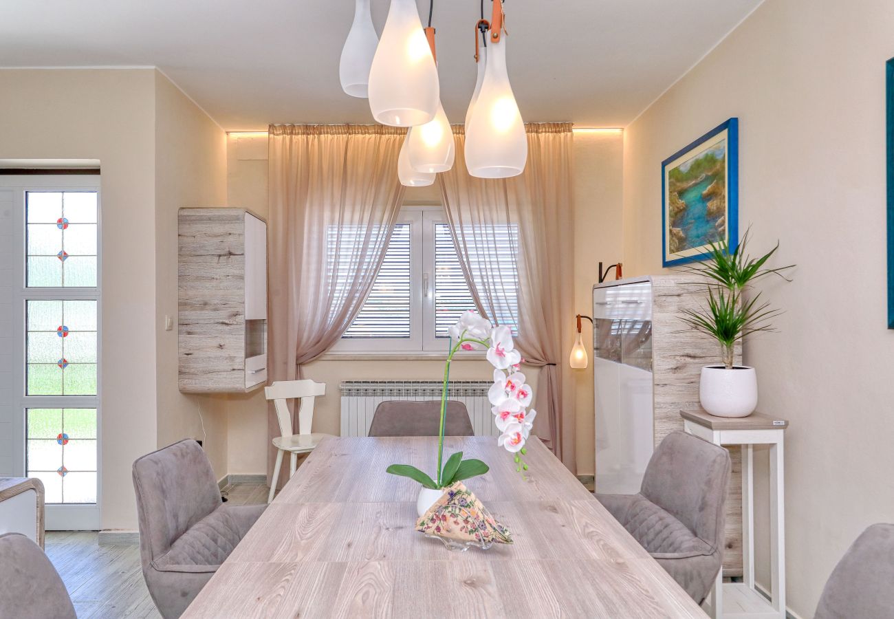 Ferienhaus in Ljubac - Ferienhaus ROSE