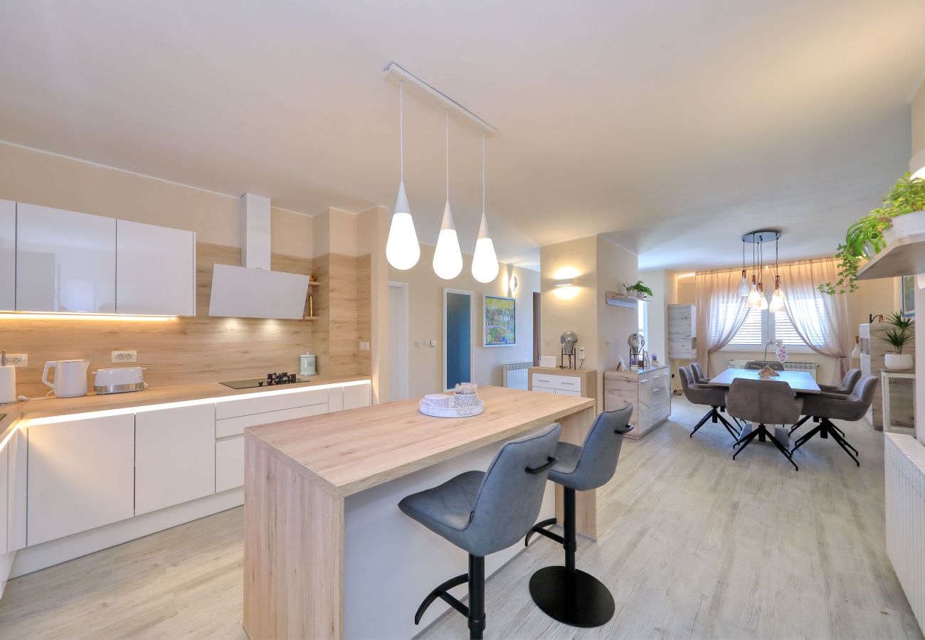 Ferienhaus in Ljubac - Ferienhaus ROSE