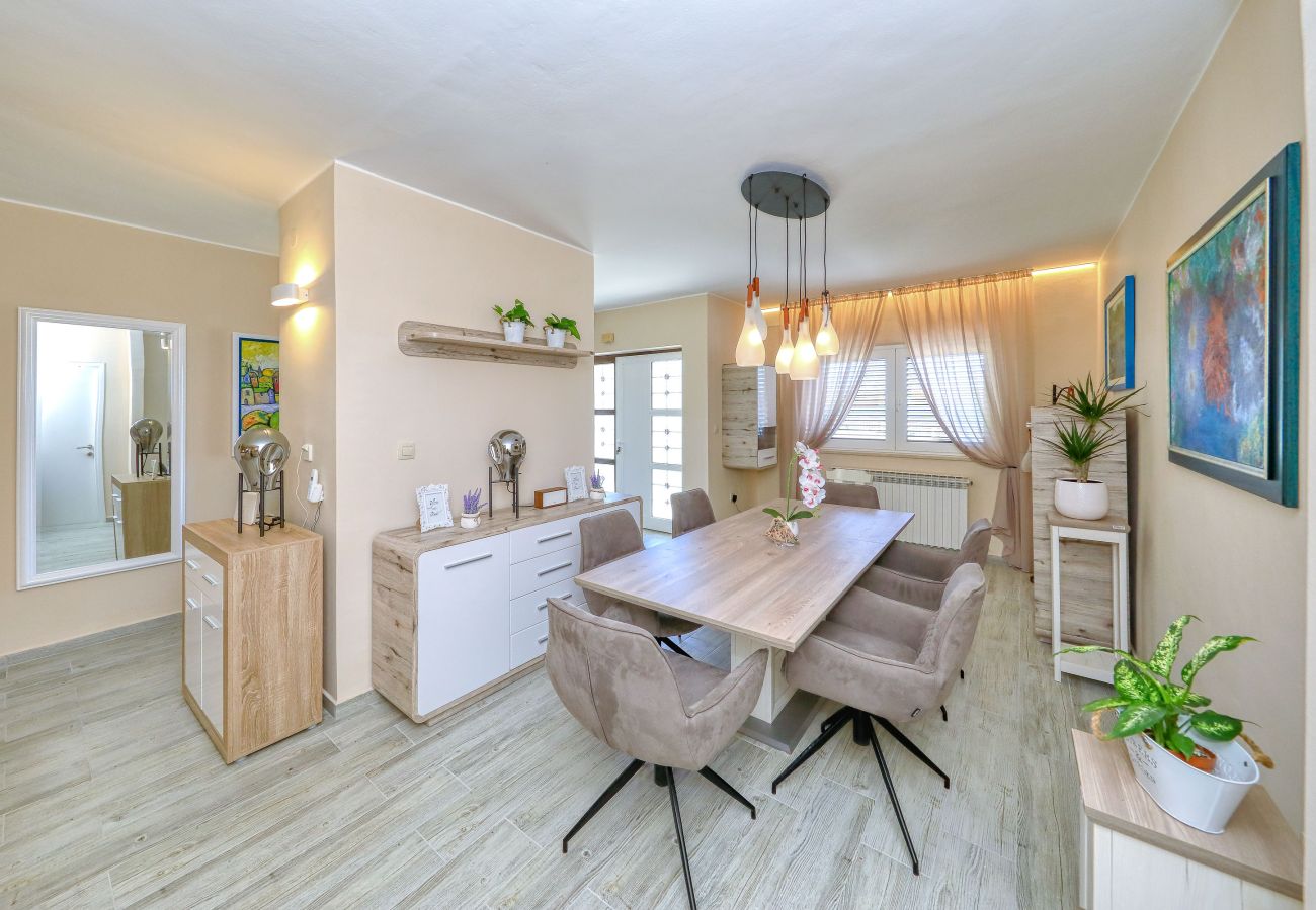 Ferienhaus in Ljubac - Ferienhaus ROSE