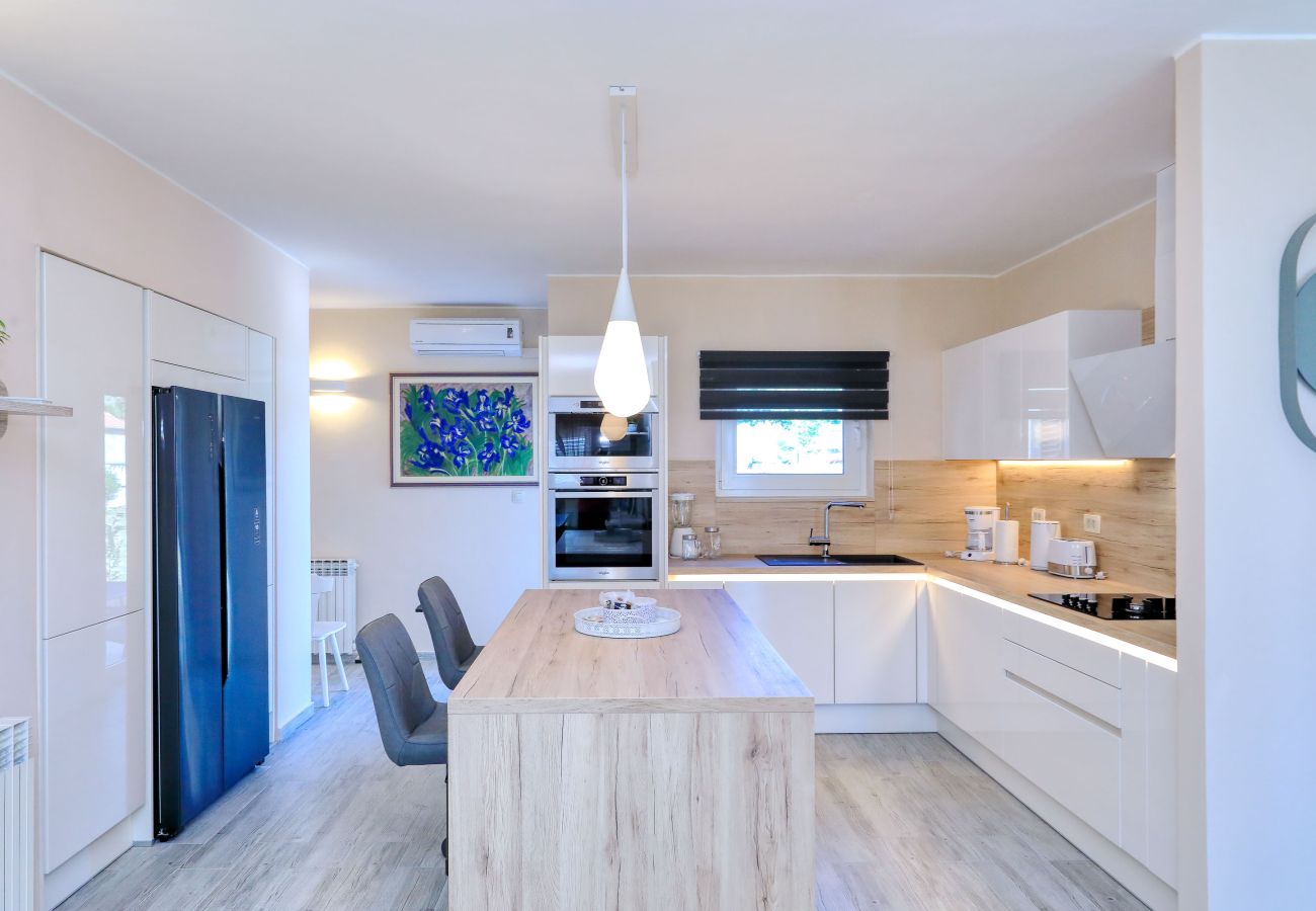 Ferienhaus in Ljubac - Ferienhaus ROSE