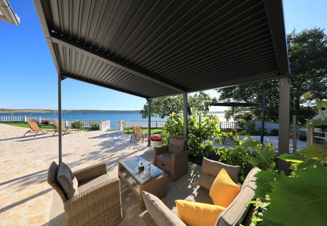 Ferienhaus in Ljubac - Ferienhaus ROSE