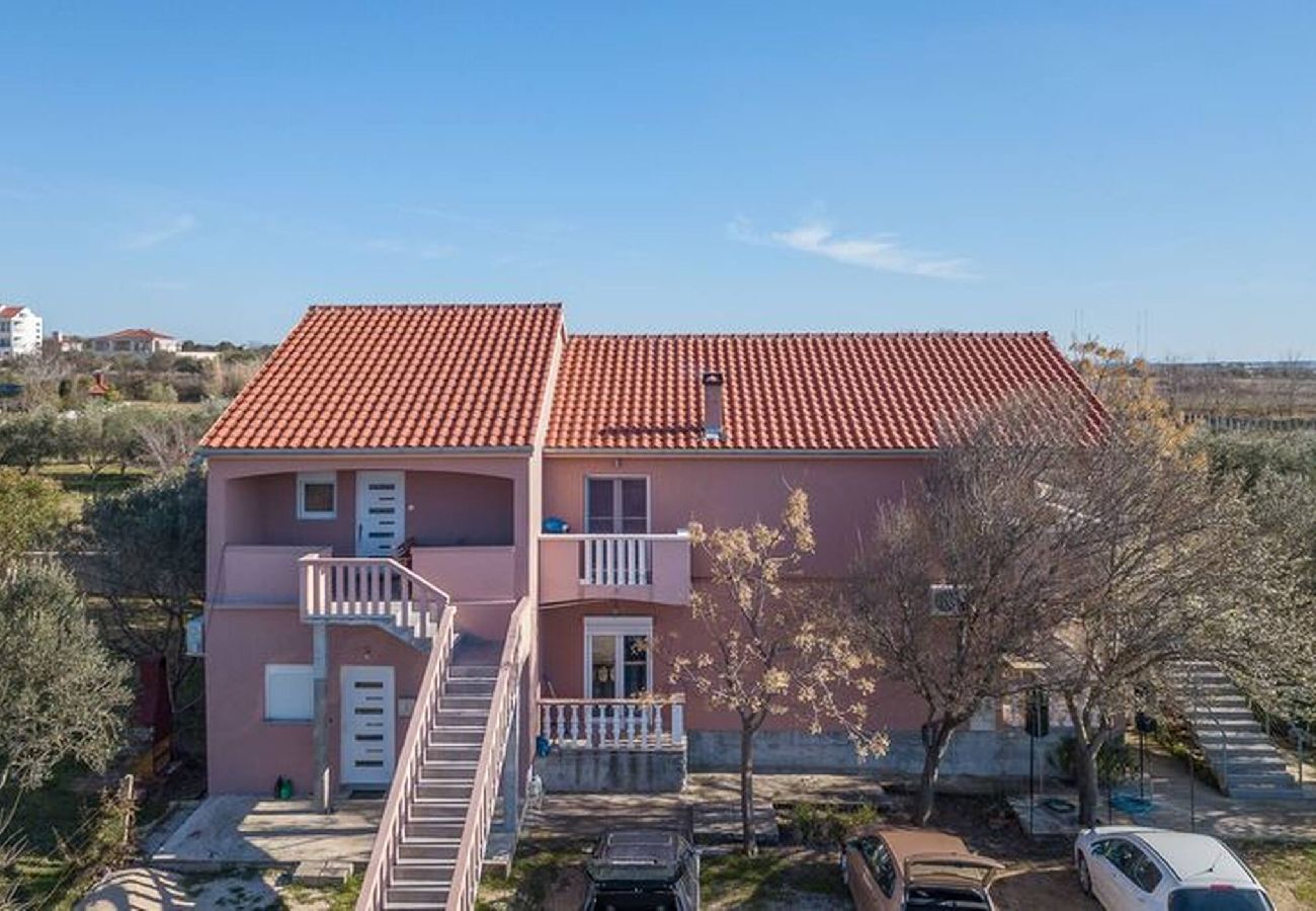 Ferienwohnung in Vrsi - Rubbi, No 2, Apartment mit Balkon, Strandnah