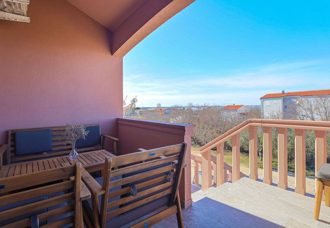 Ferienwohnung in Vrsi - Rubbi, No 2, Apartment mit Balkon, Strandnah