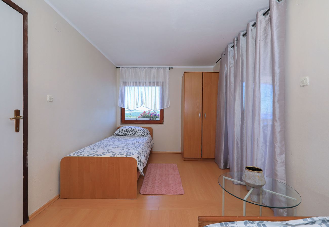 Ferienhaus in Kruševo - Antonija, Ruhiges Ferienhaus mit Meer & Bergblick