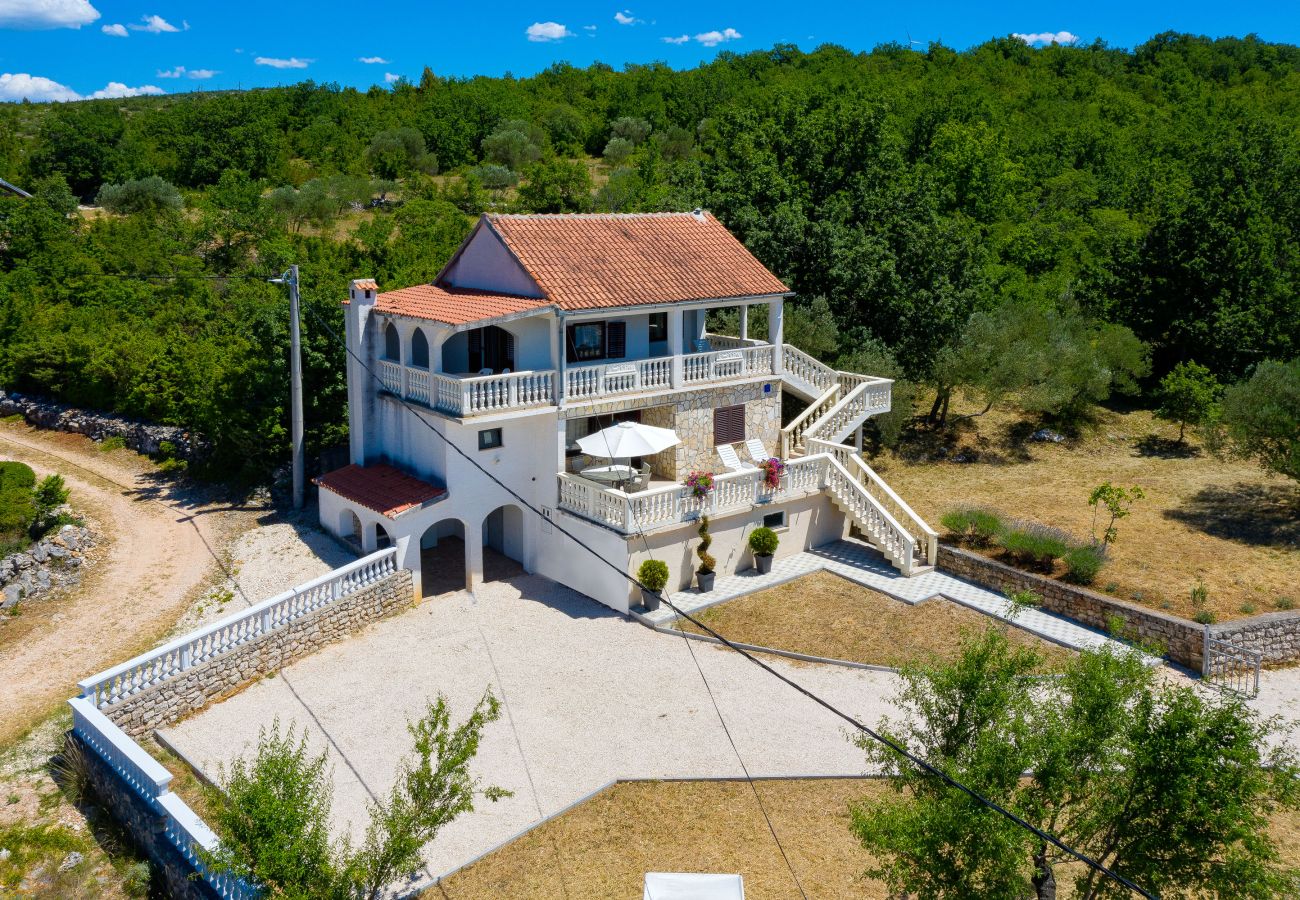 Ferienhaus in Kruševo - Antonija, Ruhiges Ferienhaus mit Meer & Bergblick