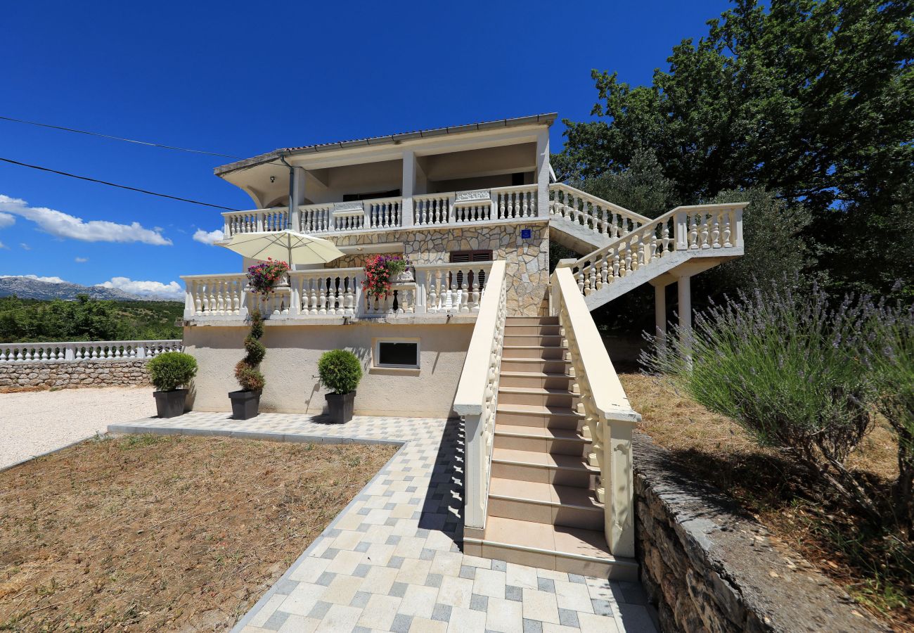 Ferienhaus in Kruševo - Antonija, Ruhiges Ferienhaus mit Meer & Bergblick
