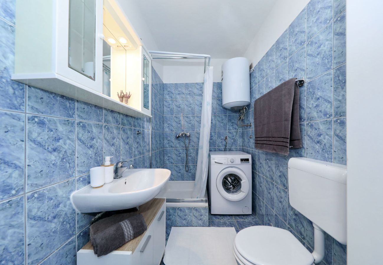 Ferienhaus in Kruševo - Antonija, Ruhiges Ferienhaus mit Meer & Bergblick