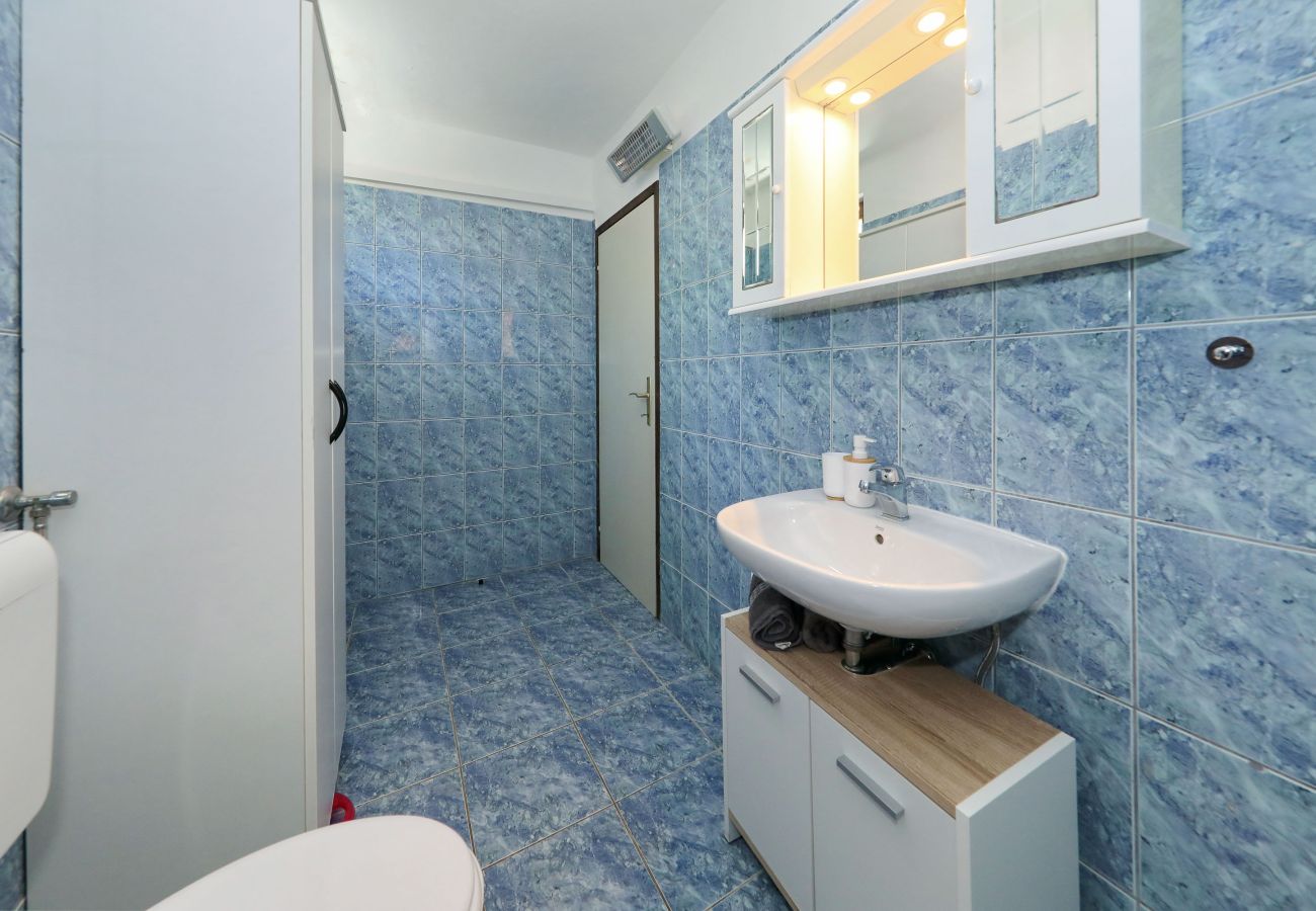 Ferienhaus in Kruševo - Antonija, Ruhiges Ferienhaus mit Meer & Bergblick