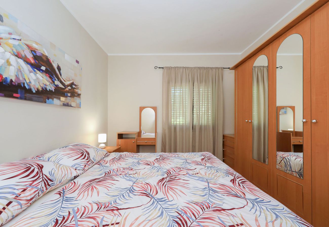 Ferienhaus in Kruševo - Antonija, Ruhiges Ferienhaus mit Meer & Bergblick