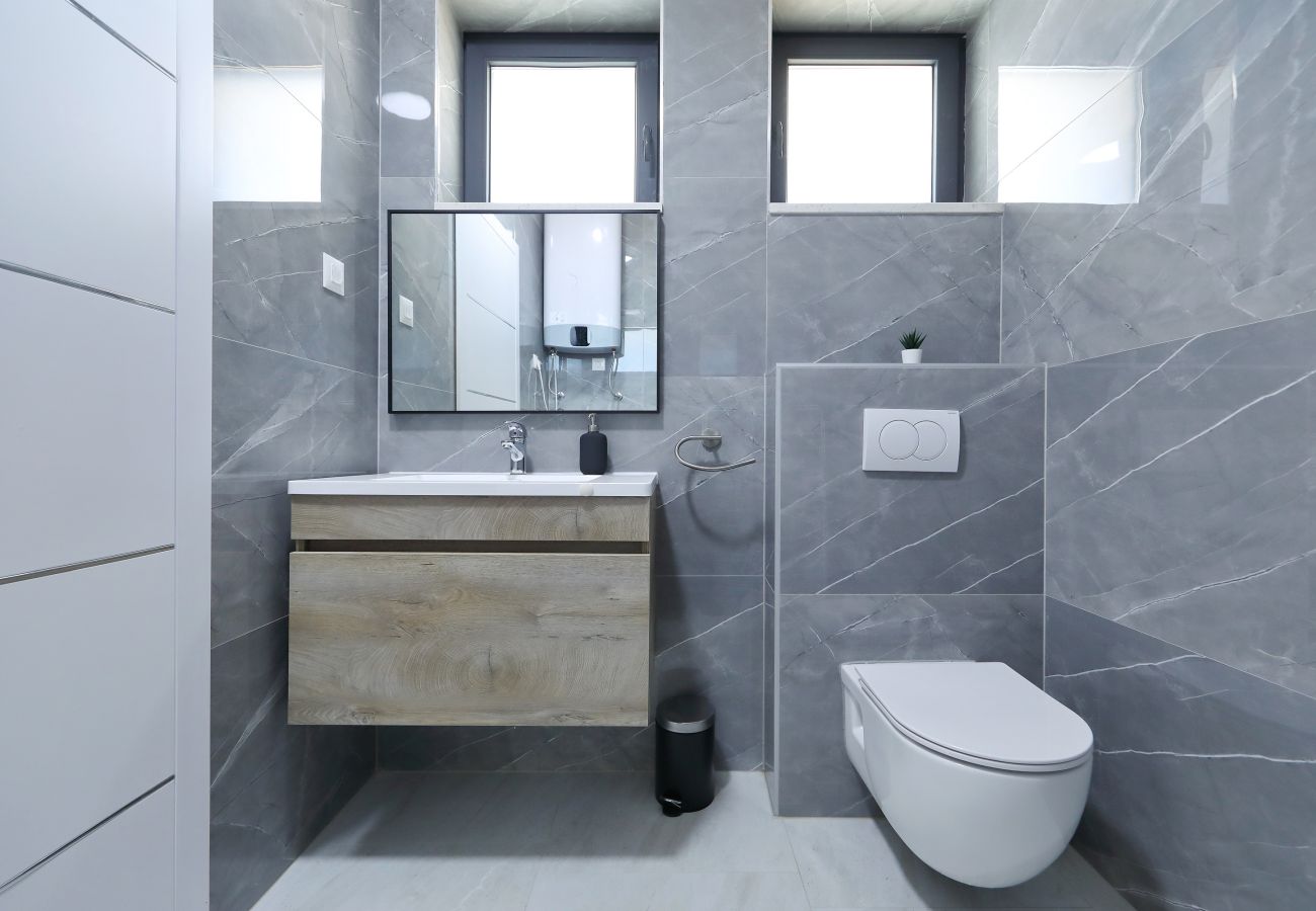 Villa in Zemunik Gornji - Astur, Moderne Villa mit Pool & Grillstation