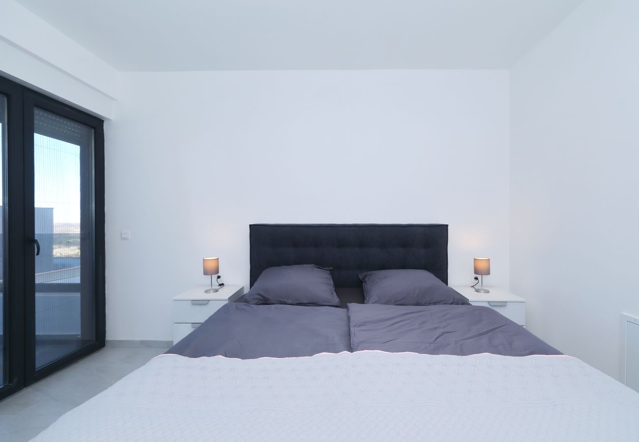 Villa in Zemunik Gornji - Astur, Moderne Villa mit Pool & Grillstation