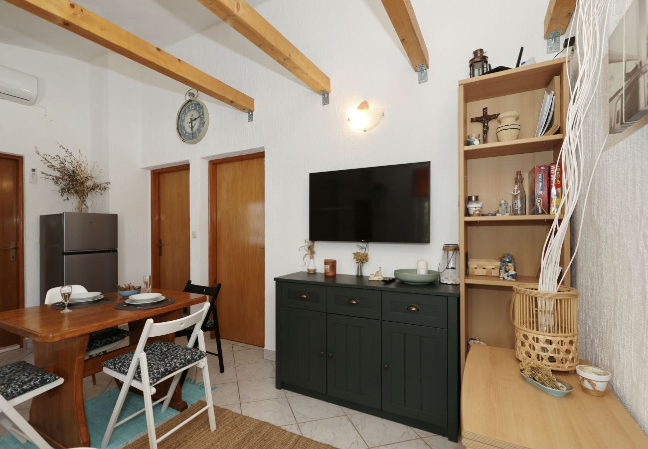 Ferienhaus in Vir -  Malo Fali 