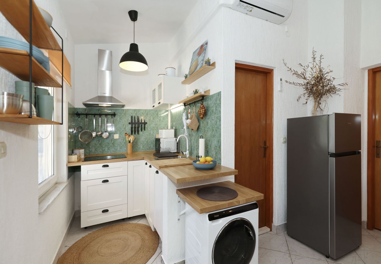 Ferienhaus in Vir -  Malo Fali 