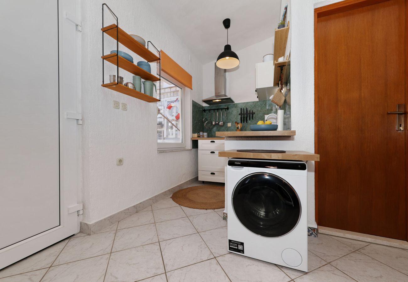 Ferienhaus in Vir -  Malo Fali 