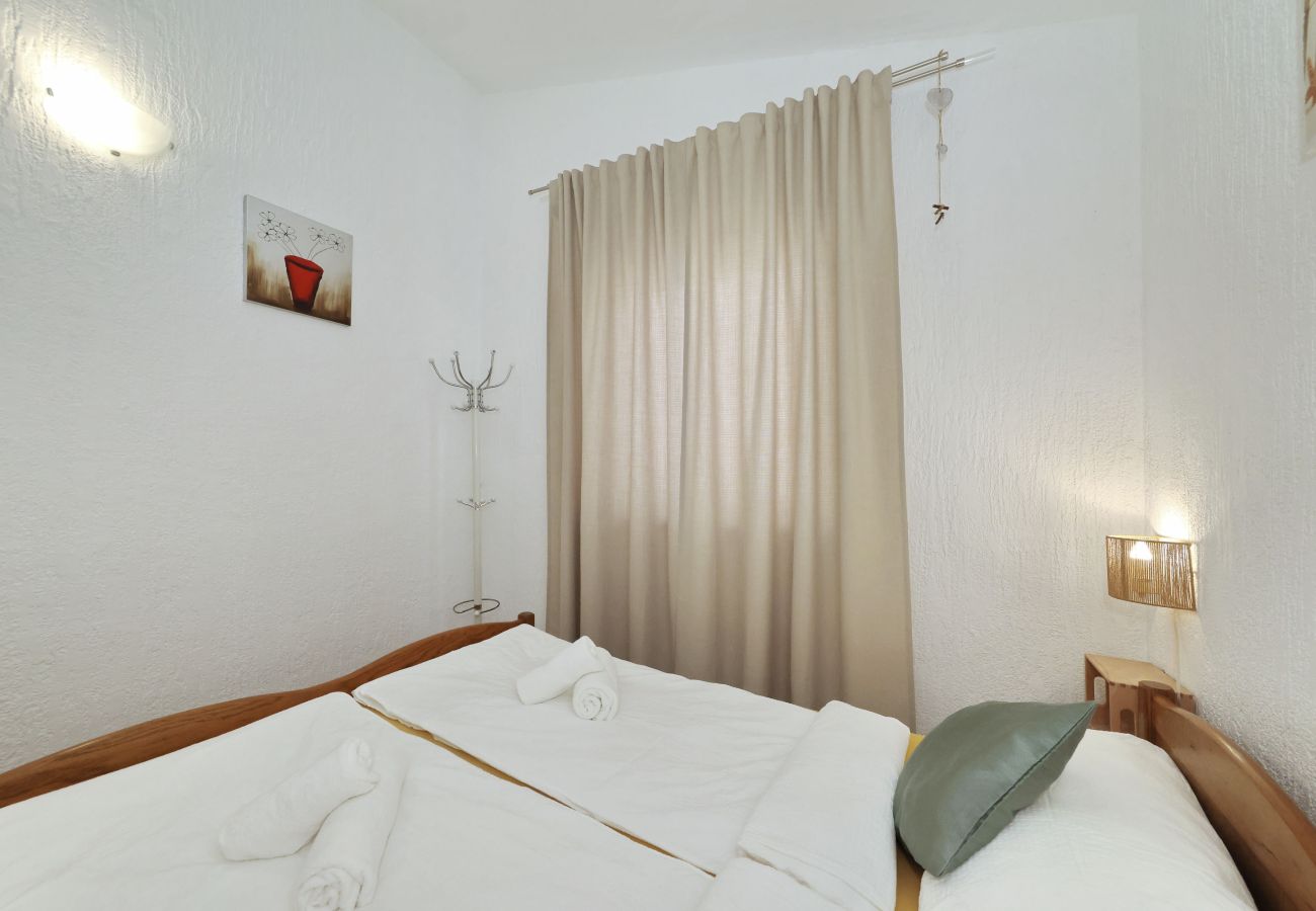 Ferienhaus in Vir -  Malo Fali 