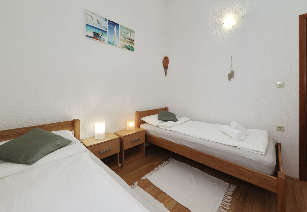 Ferienhaus in Vir -  Malo Fali 