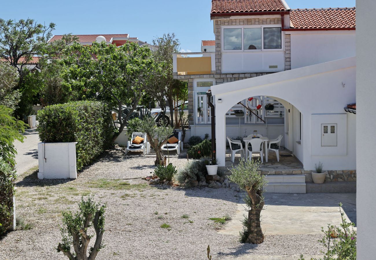 Ferienhaus in Vir -  Malo Fali 