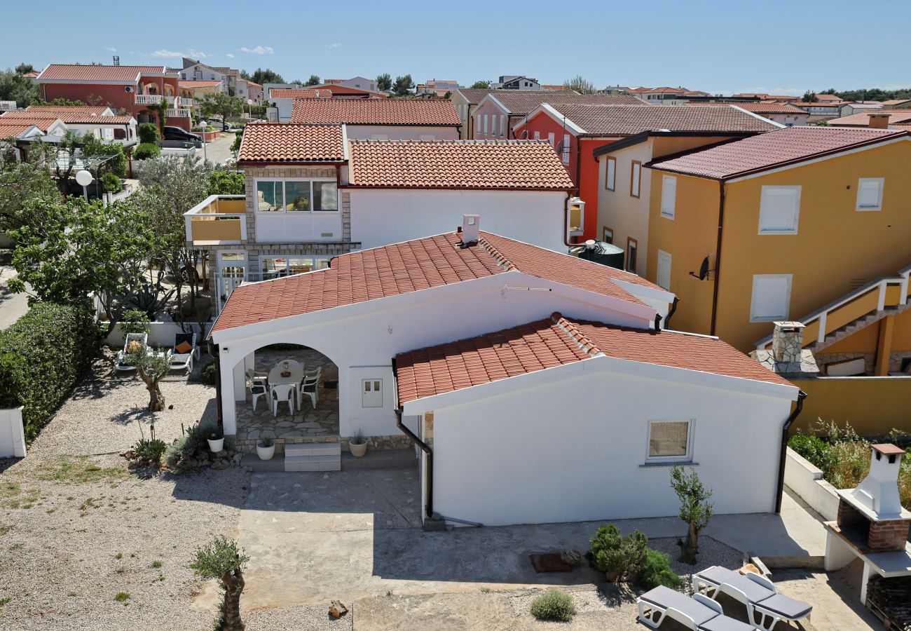 Ferienhaus in Vir -  Malo Fali 