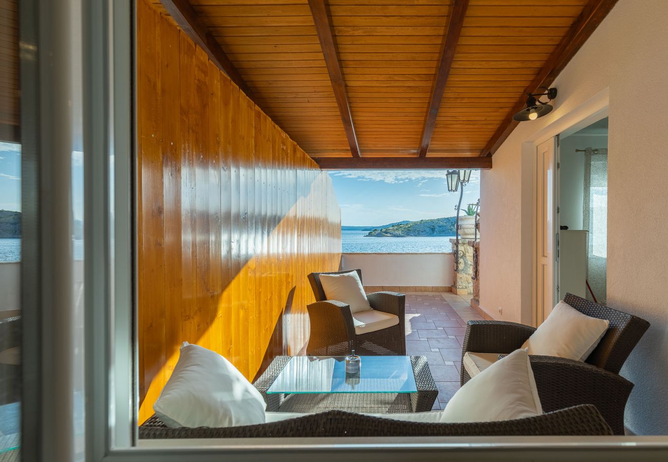 Ferienwohnung in Maslenica - Sidro, Schöne Ferienwohnung mit Meerblick,