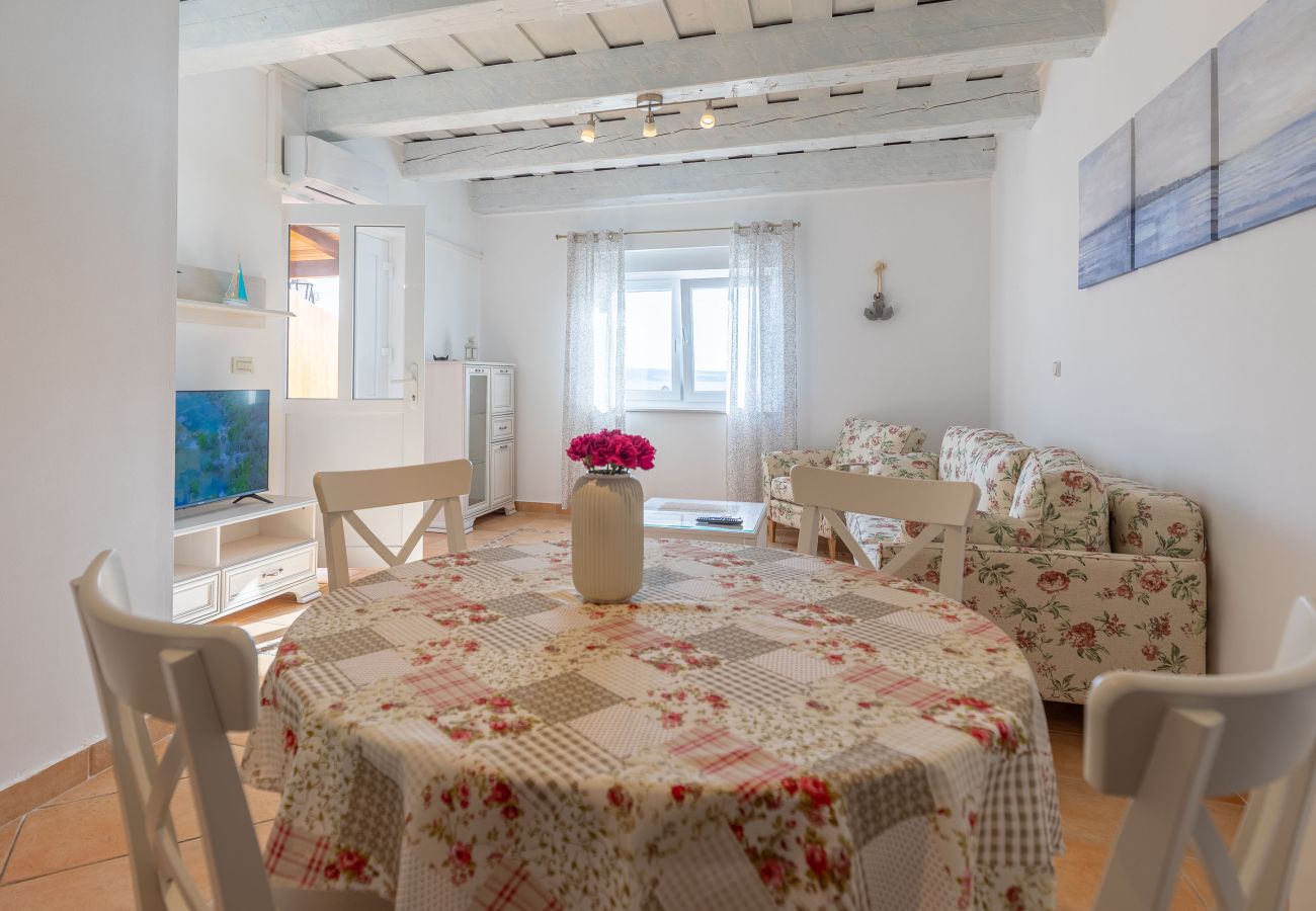 Ferienwohnung in Maslenica - Sidro, Schöne Ferienwohnung mit Meerblick,