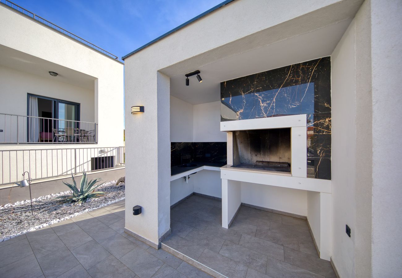 Villa in Maslenica - Villa Flokica