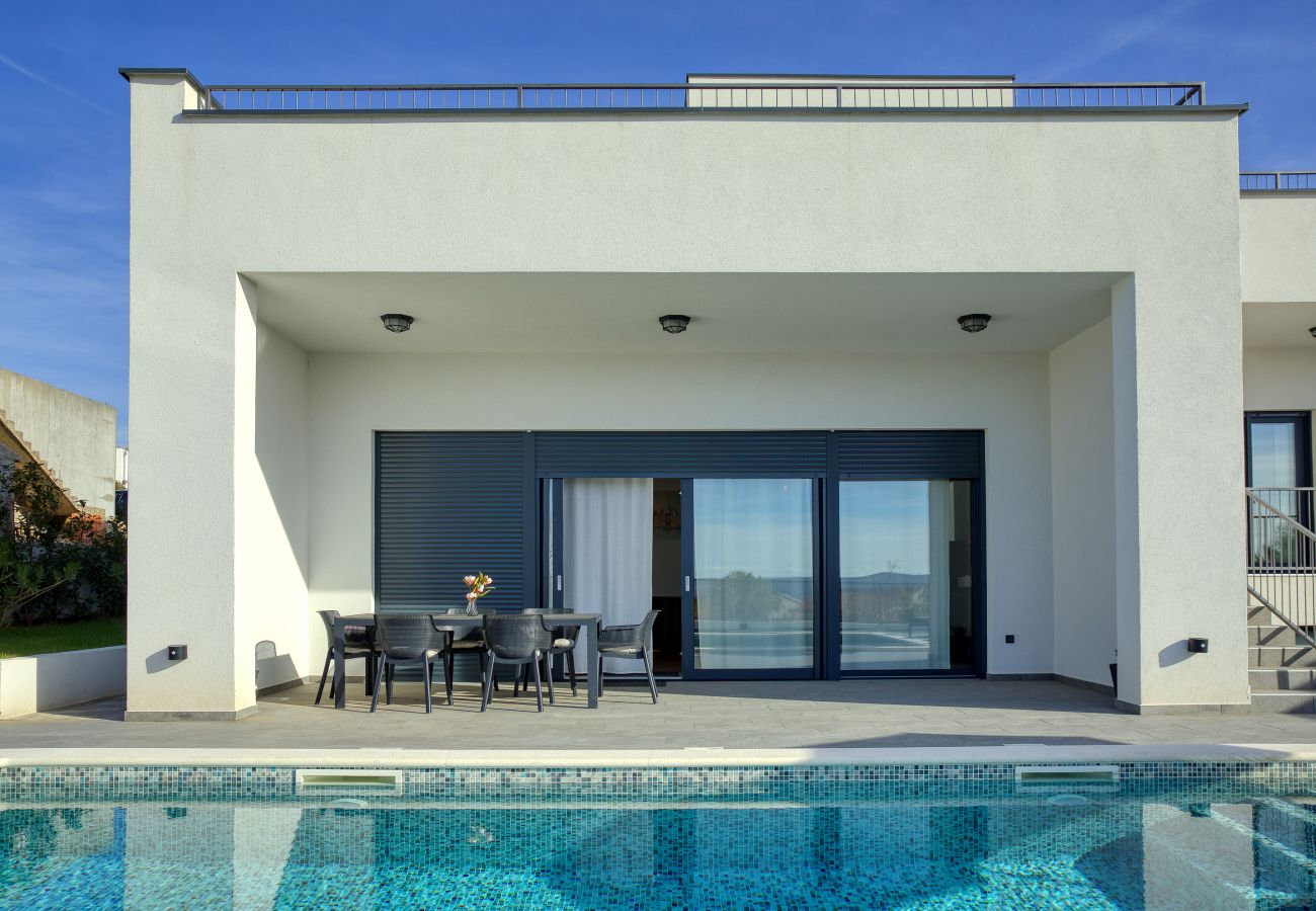 Villa in Maslenica - Villa Flokica