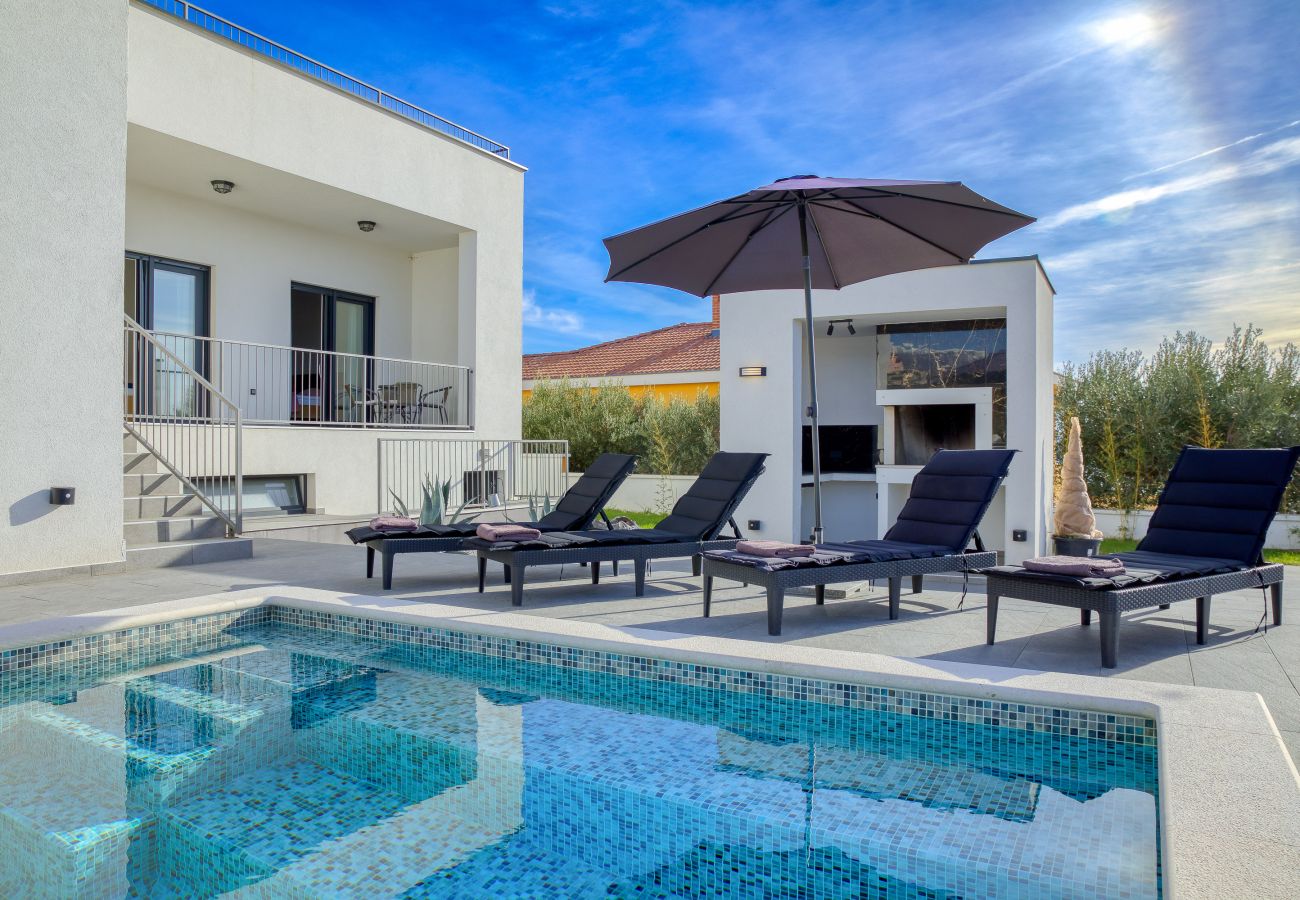 Villa in Maslenica - Villa Flokica