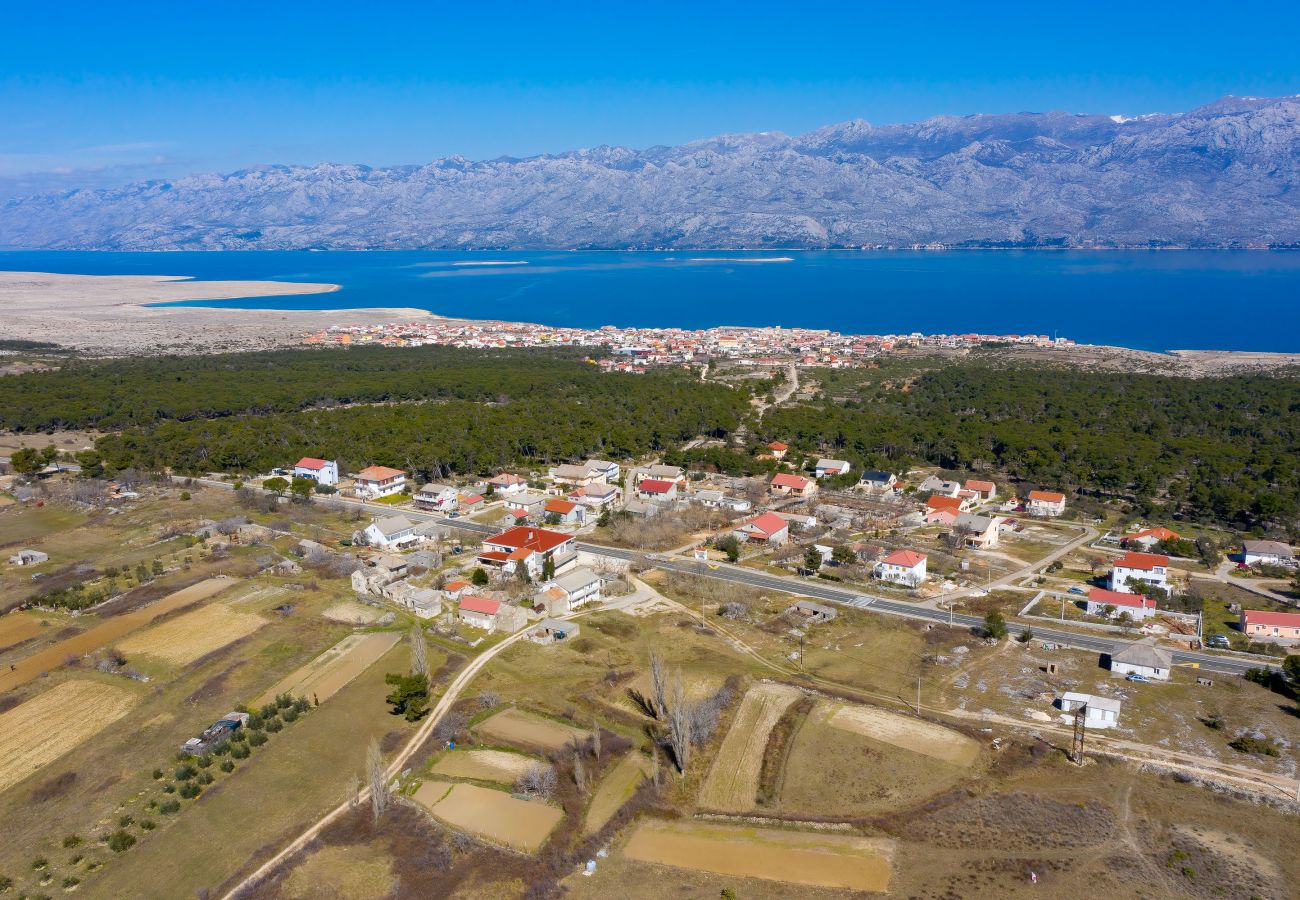 Ferienhaus in Ražanac - Rudic, Ferienhaus mit großem Garten, Meer &