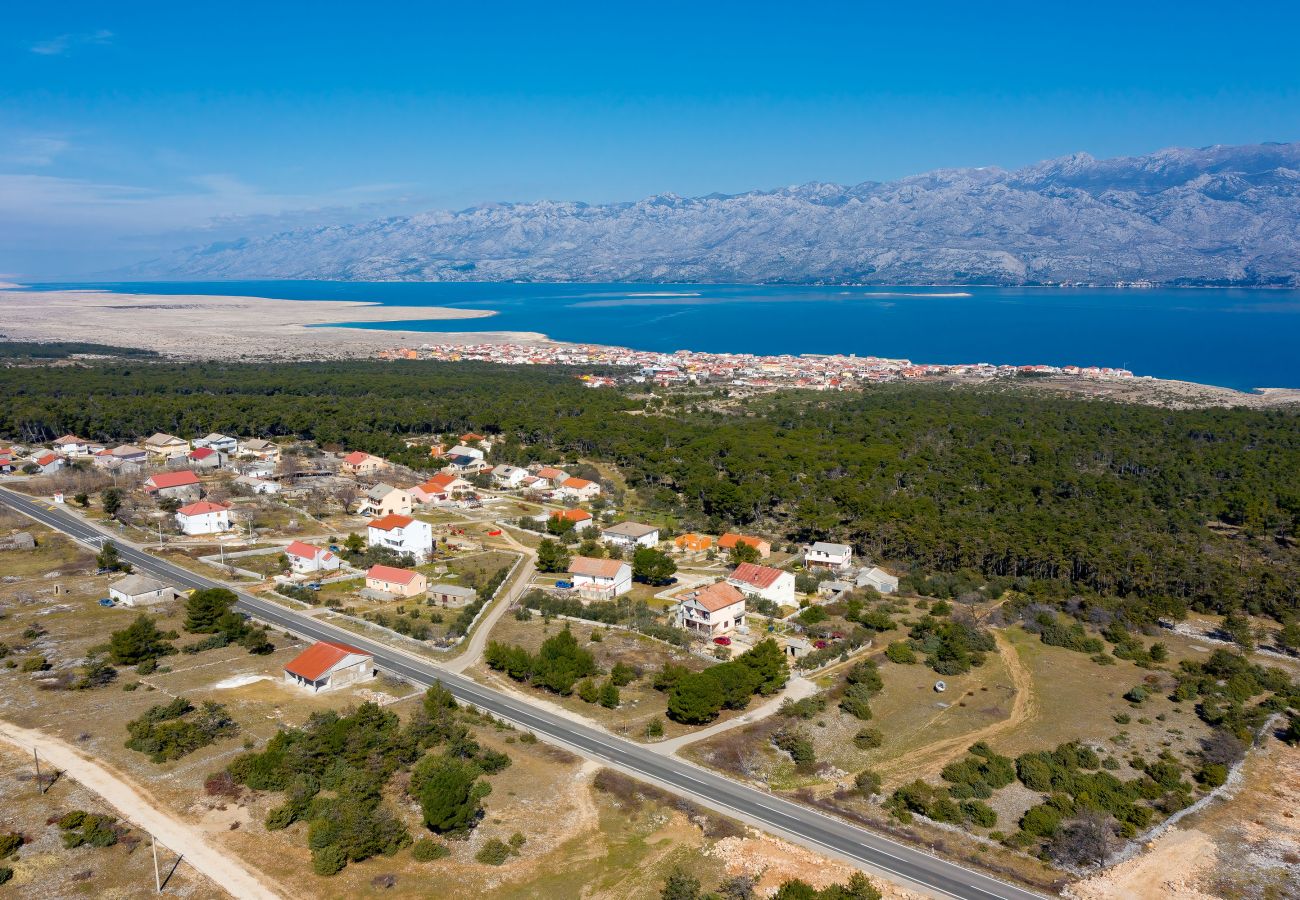 Ferienhaus in Ražanac - Rudic, Ferienhaus mit großem Garten, Meer &