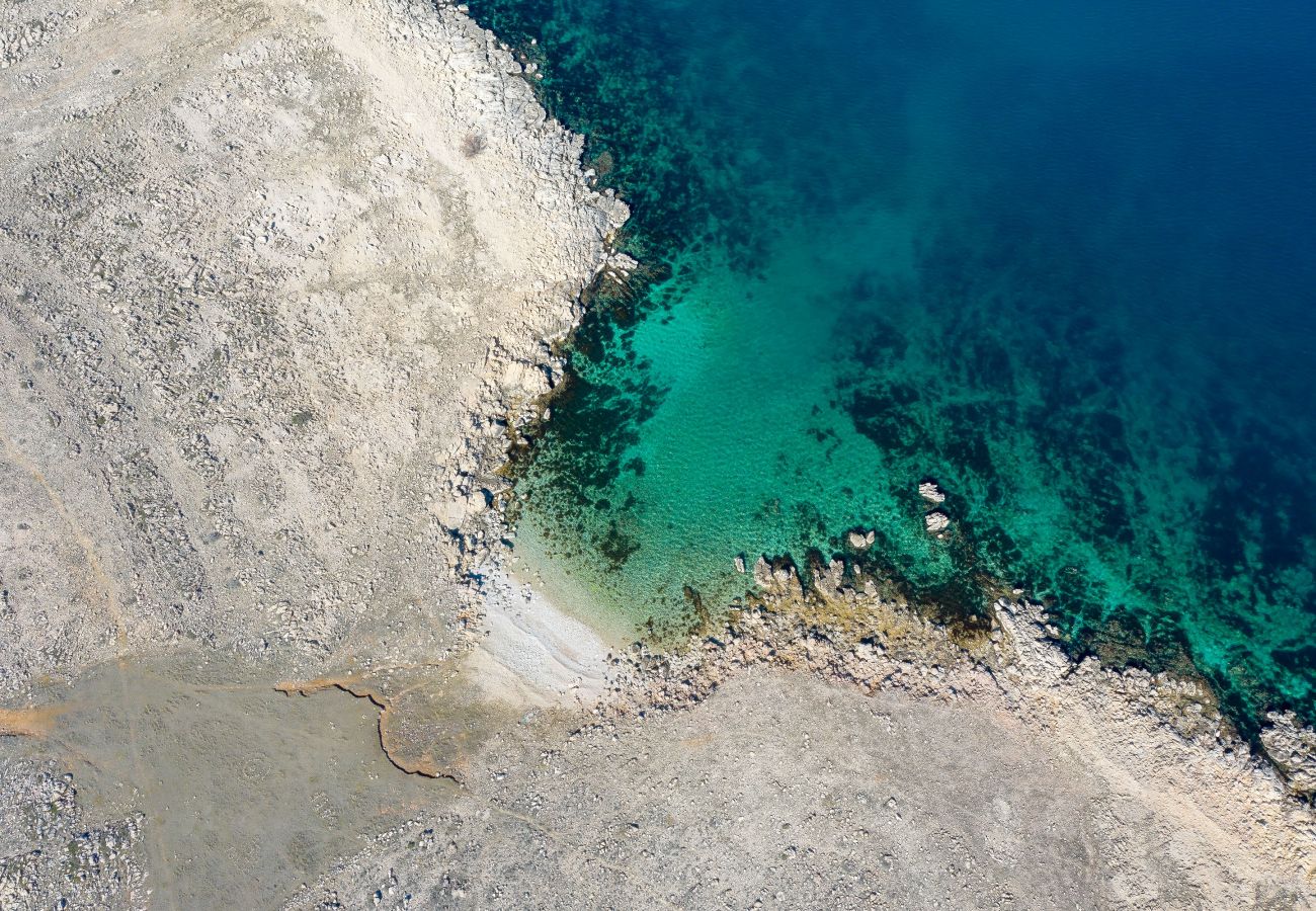 Ferienhaus in Ražanac - Rudic, Ferienhaus mit großem Garten, Meer &