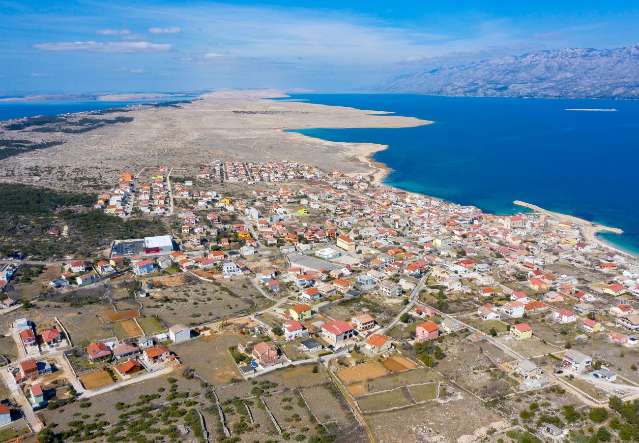 Ferienhaus in Ražanac - Rudic, Ferienhaus mit großem Garten, Meer &