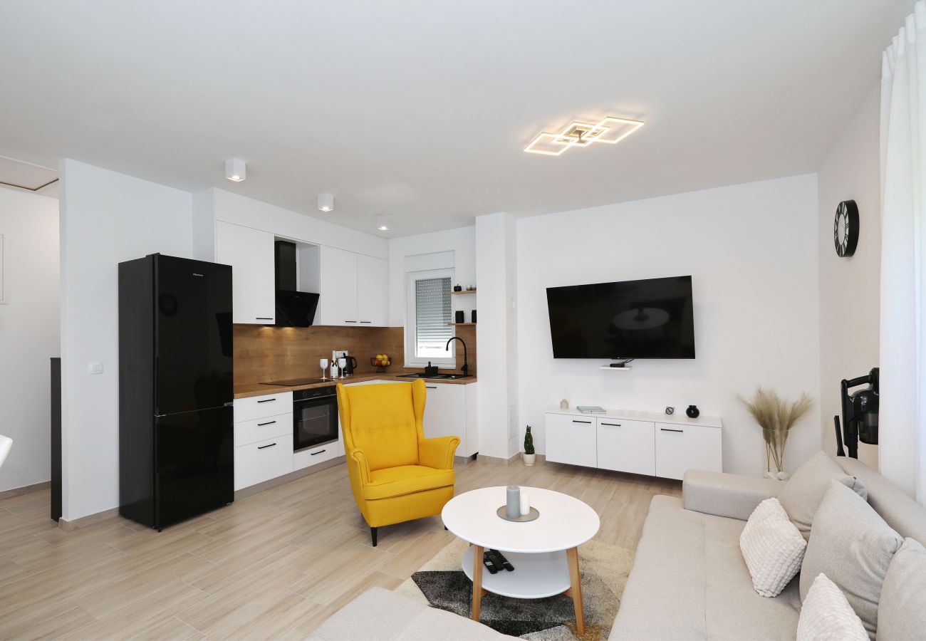 Ferienhaus in Vir - Jandro, Modernes Ferienhaus für Familie mit Pool