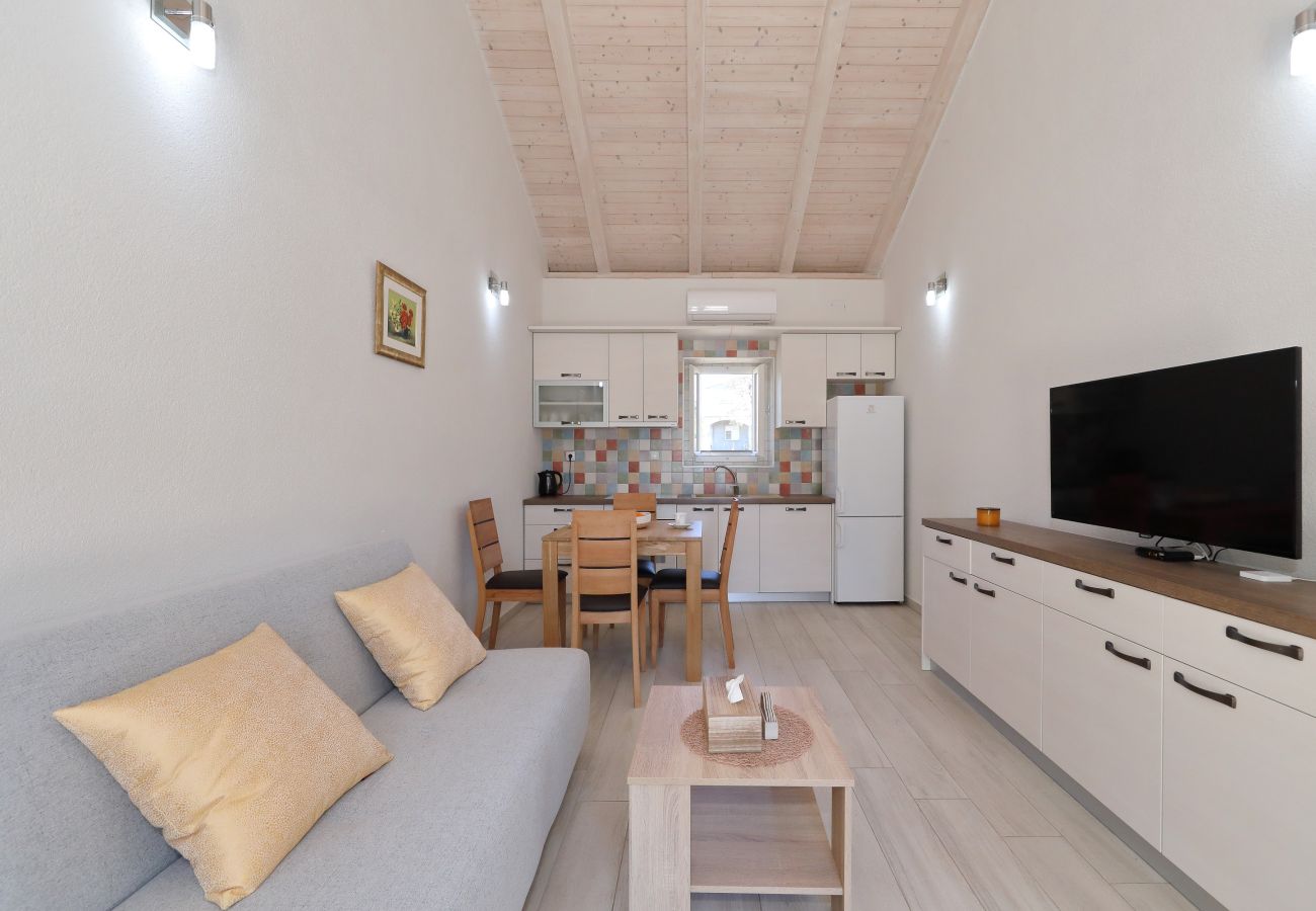 Ferienhaus in Debeljak - Ferienhaus Angelina mit Privatpool