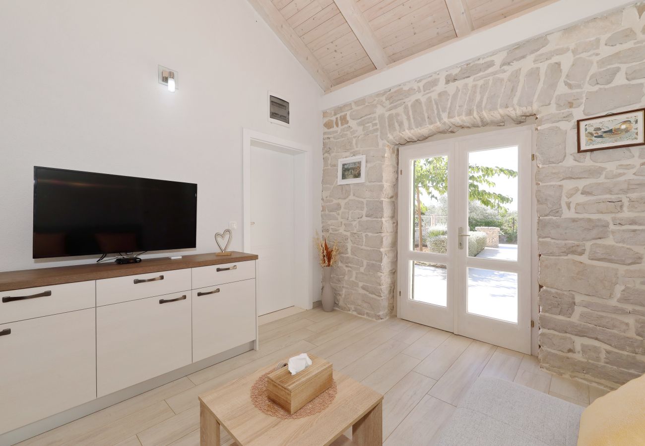 Ferienhaus in Debeljak - Ferienhaus Angelina mit Privatpool