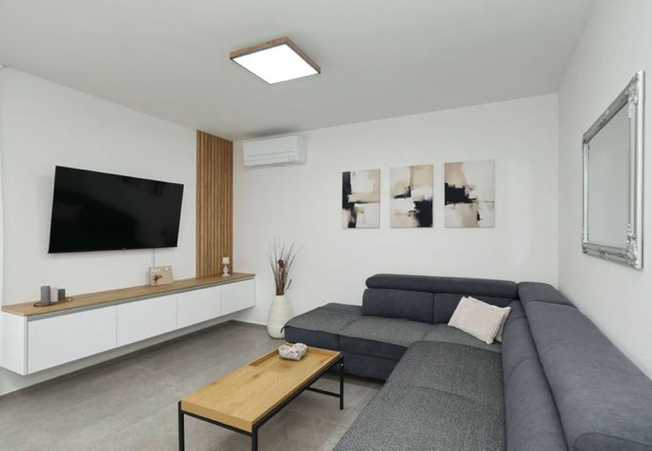 Ferienwohnung in Vir - Cicak, No.1