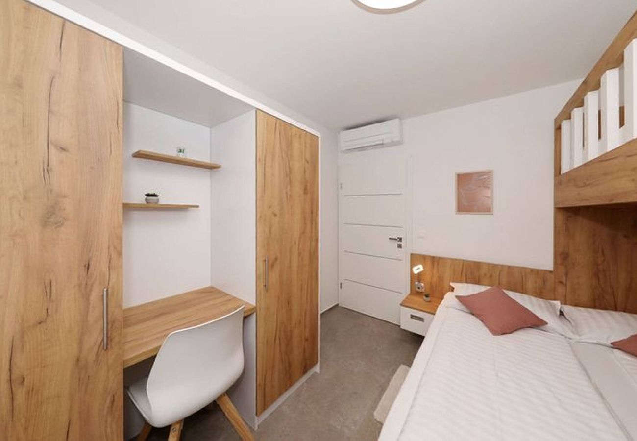 Ferienwohnung in Vir - Cicak, No.1