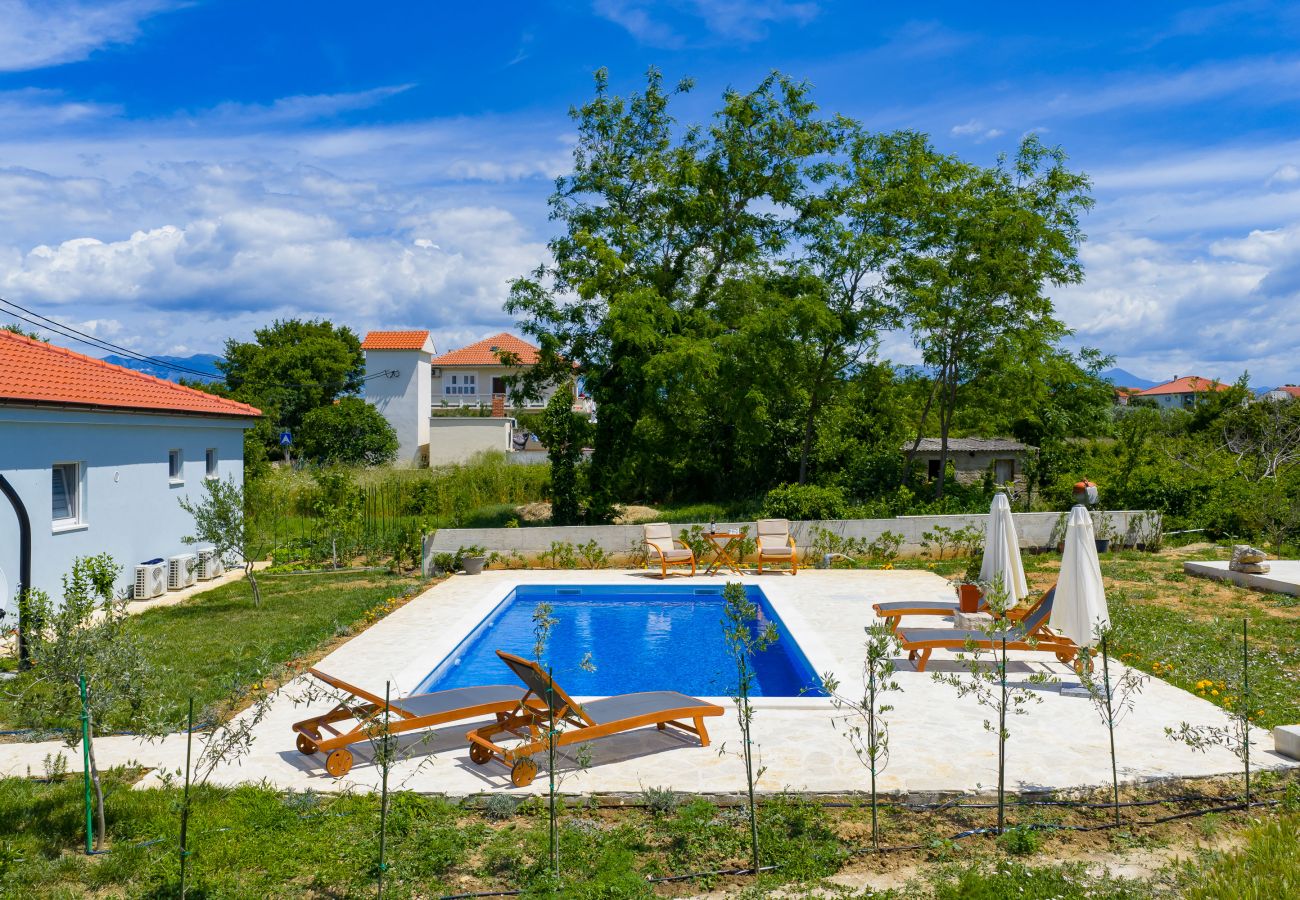 Ferienhaus in Vrsi - Pomalo