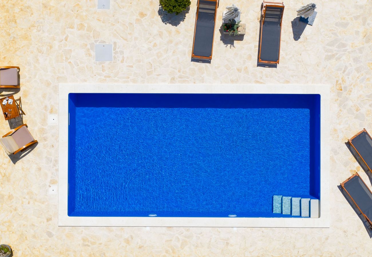 Ferienhaus in Vrsi - Pomalo